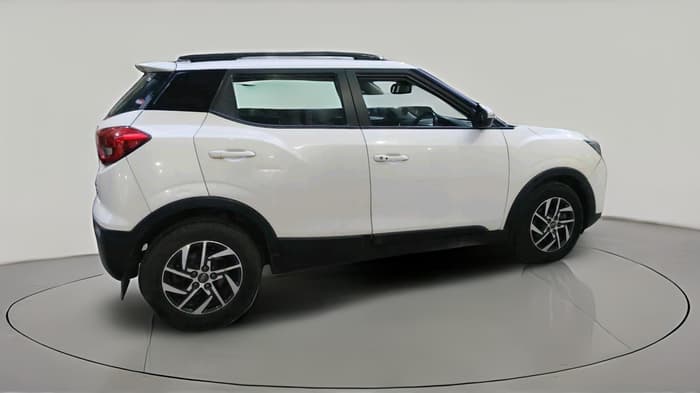 2022 Mahindra XUV300 W8 (O) 1.2 PETROL, Petrol, Manual, 64,883 km, exterior