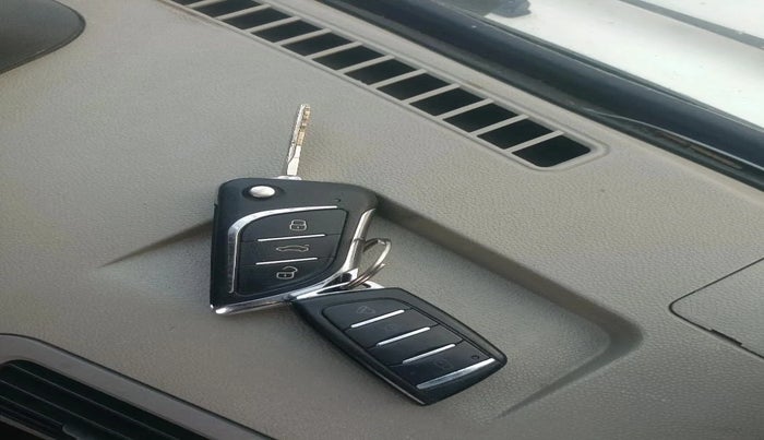 2016 Mahindra Bolero POWER PLUS SLE, Diesel, Manual, 2,26,974 km, interior