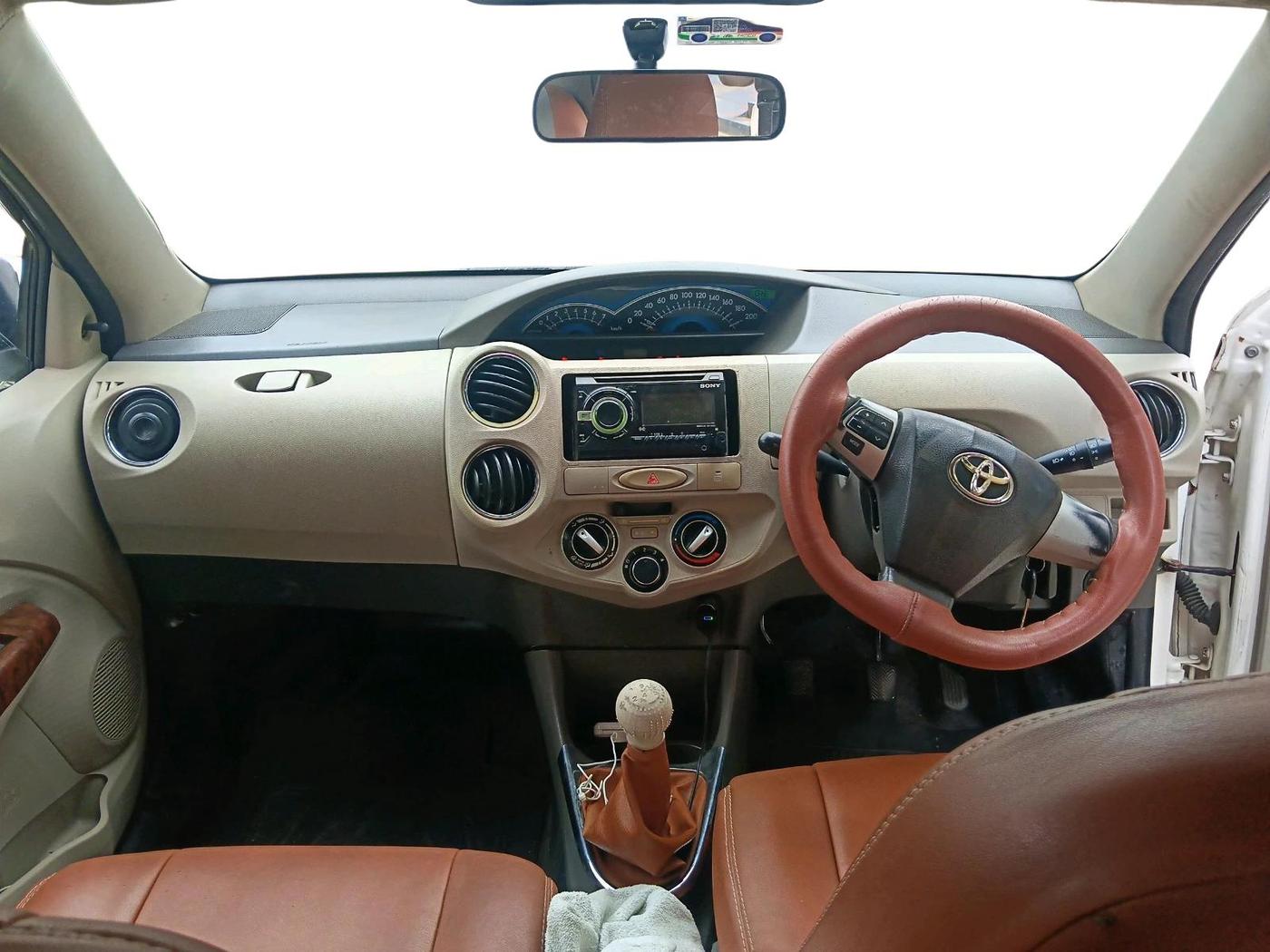 2014 Toyota Etios V, Petrol, Manual, 89,659 km, interior