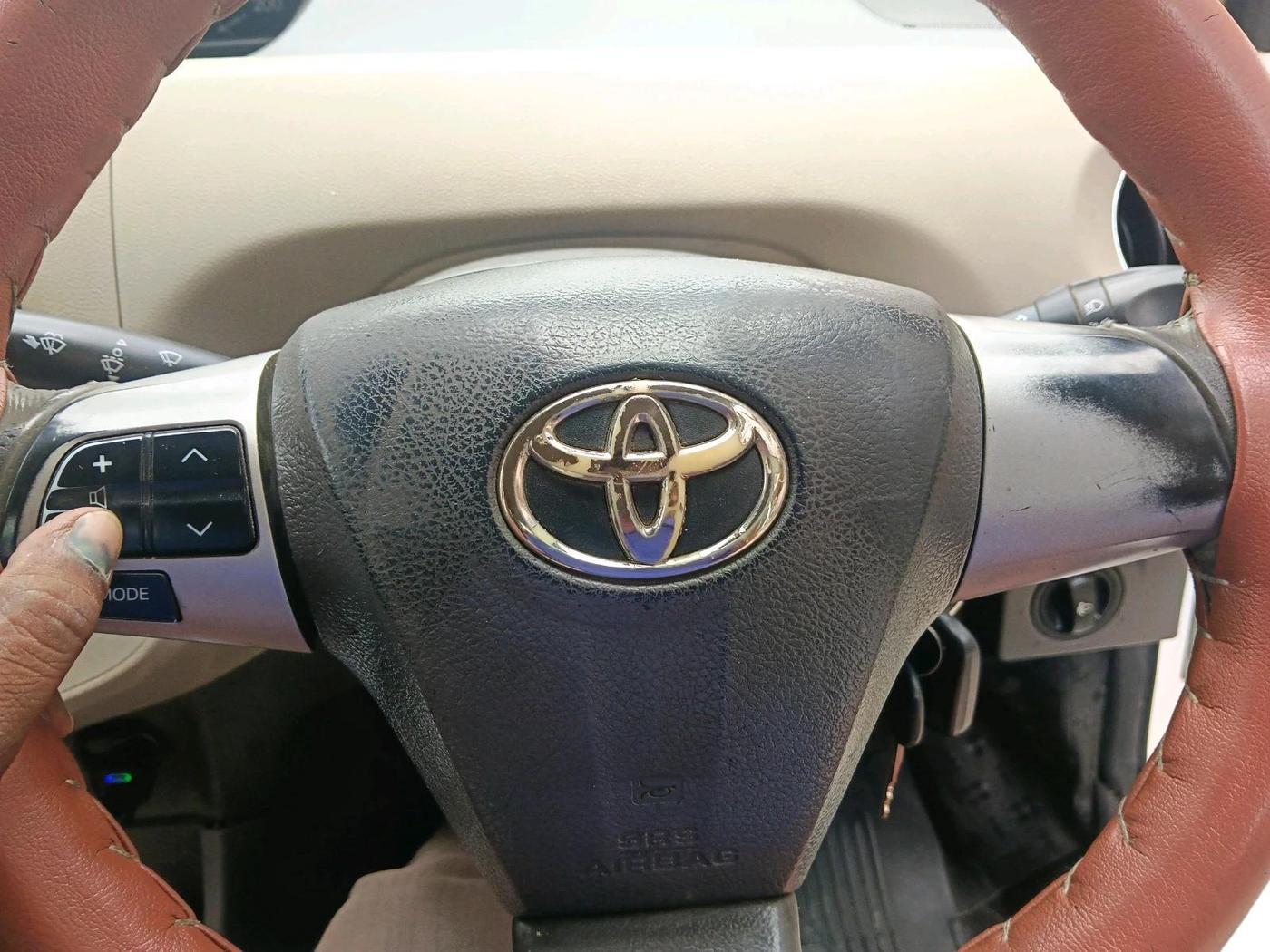 2014 Toyota Etios V, Petrol, Manual, 89,659 km, interior