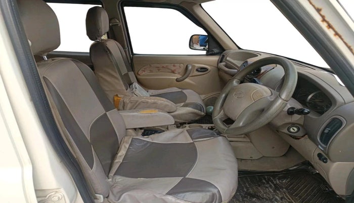 2006 Mahindra Scorpio SLX 2.6 TURBO 7 STR, Diesel, Manual, 93,745 km, interior