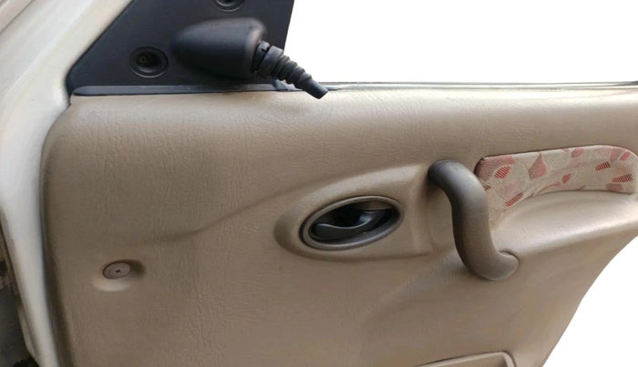 2006 Mahindra Scorpio SLX 2.6 TURBO 7 STR, Diesel, Manual, 93,745 km, interior