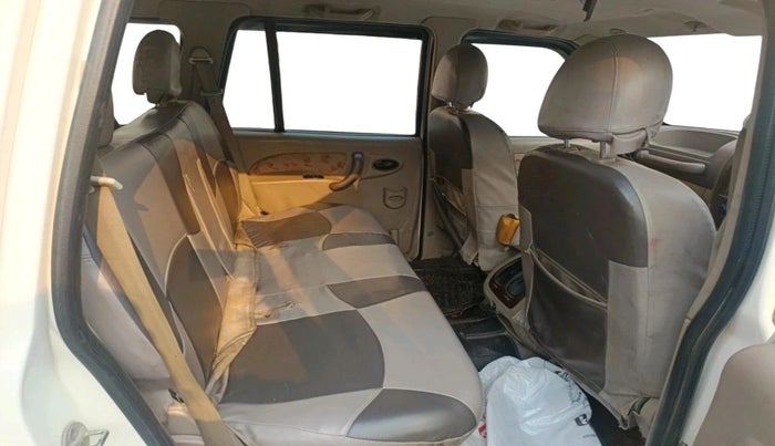 2006 Mahindra Scorpio SLX 2.6 TURBO 7 STR, Diesel, Manual, 93,745 km, interior