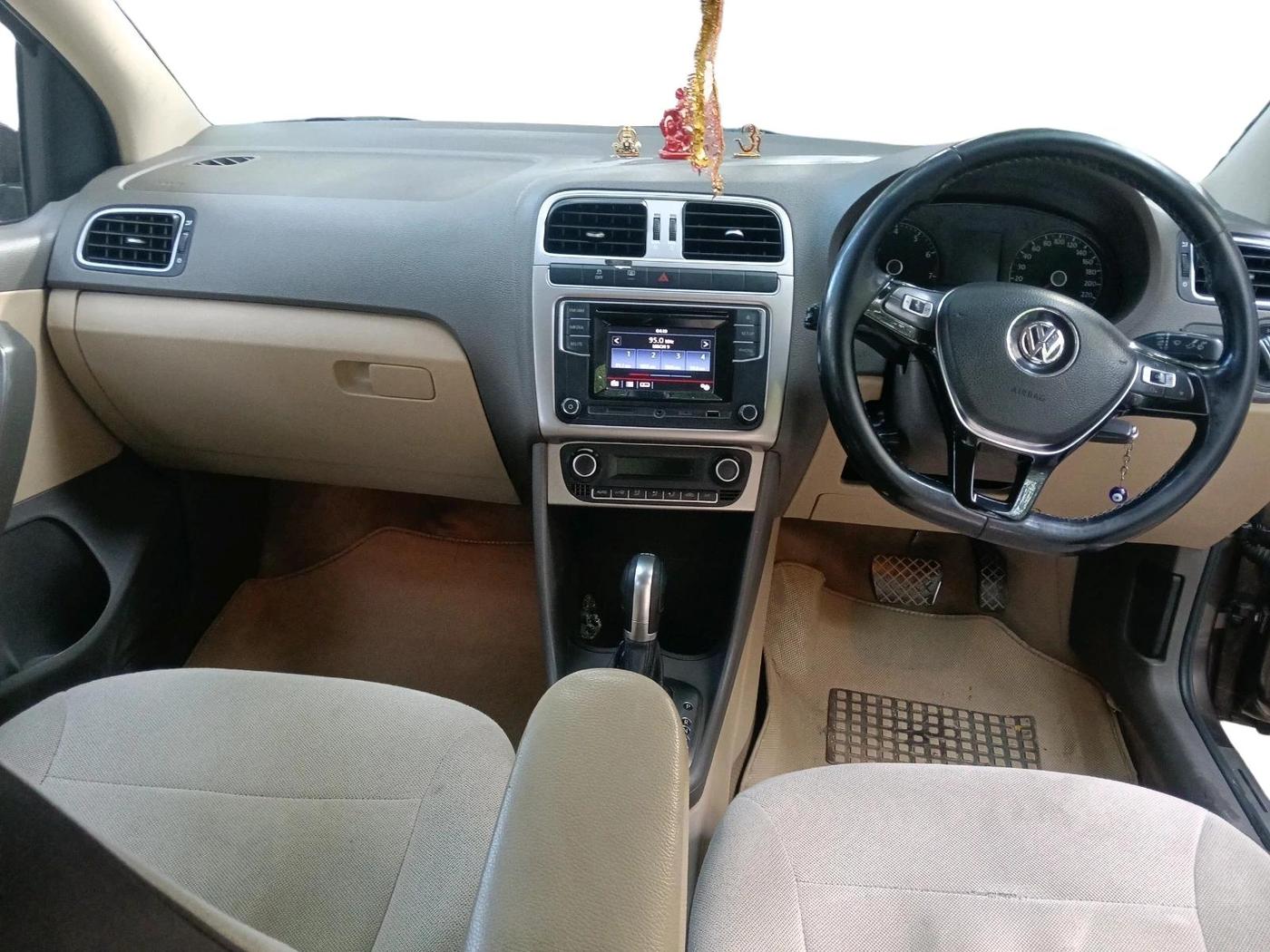 2017 Volkswagen Vento HIGHLINE PETROL AT, Petrol, Automatic, 1,02,879 km, interior