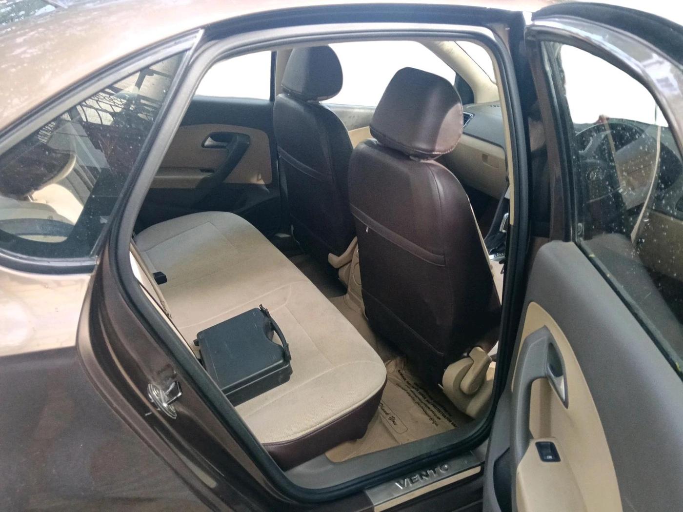 2017 Volkswagen Vento HIGHLINE PETROL AT, Petrol, Automatic, 1,02,879 km, interior