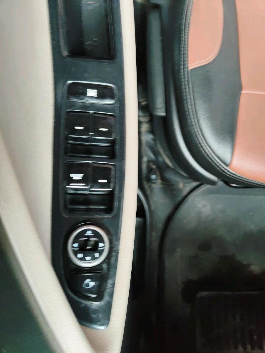 2015 Hyundai Elite i20 SPORTZ 1.4 (O) CRDI, Diesel, Manual, 97,898 km, interior