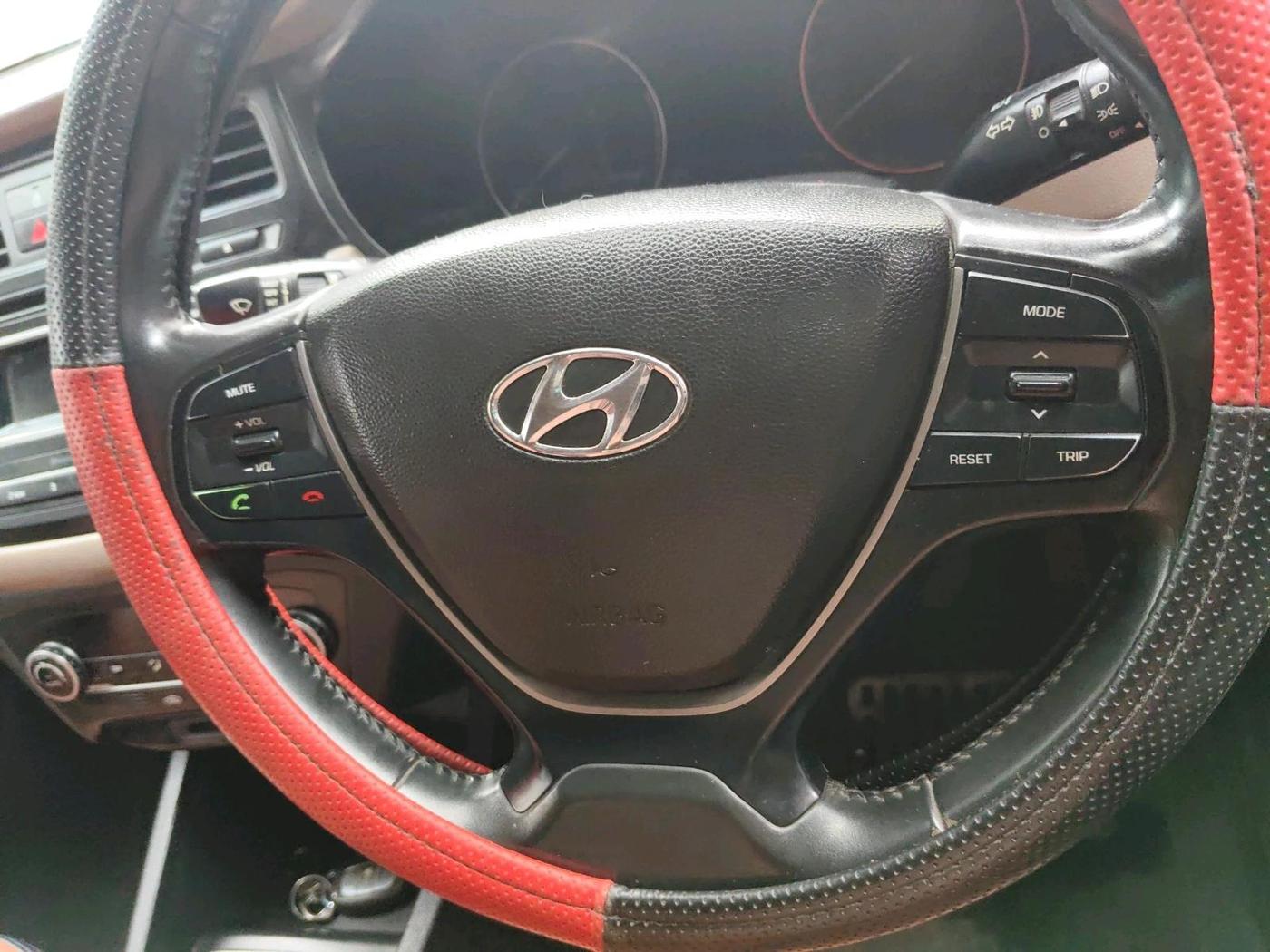 2015 Hyundai Elite i20 SPORTZ 1.4 (O) CRDI, Diesel, Manual, 97,898 km, interior