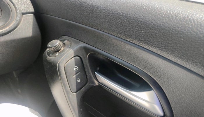 2018 Volkswagen Polo HIGHLINE PLUS 1.0 16 ALLOY, Petrol, Manual, 57,038 km, interior