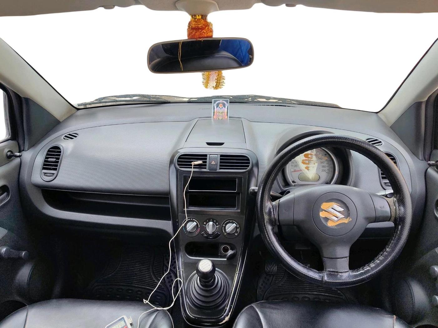 2013 Maruti Ritz LXI, Petrol, Manual, 1,46,532 km, interior