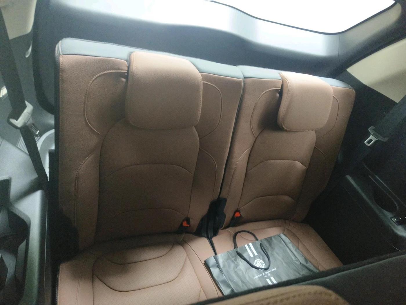 2023 MG HECTOR PLUS SAVVY PRO 1.5 TURBO CVT 7 STR, Petrol, Automatic, 5,084 km, interior