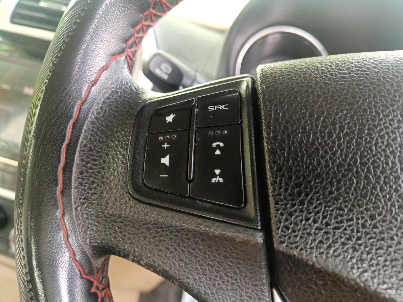 2018 Mahindra TUV300 T10, Diesel, Manual, 1,55,280 km, interior