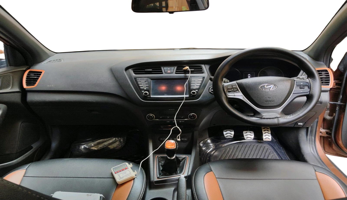 2016 Hyundai i20 Active 1.4 SX, Diesel, Manual, 1,19,056 km, interior