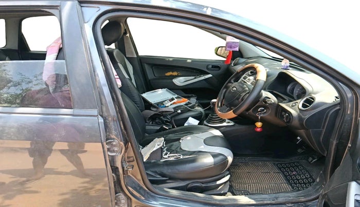 2011 Ford Figo TITANIUM 1.4 DIESEL, Diesel, Manual, 1,59,578 km, interior