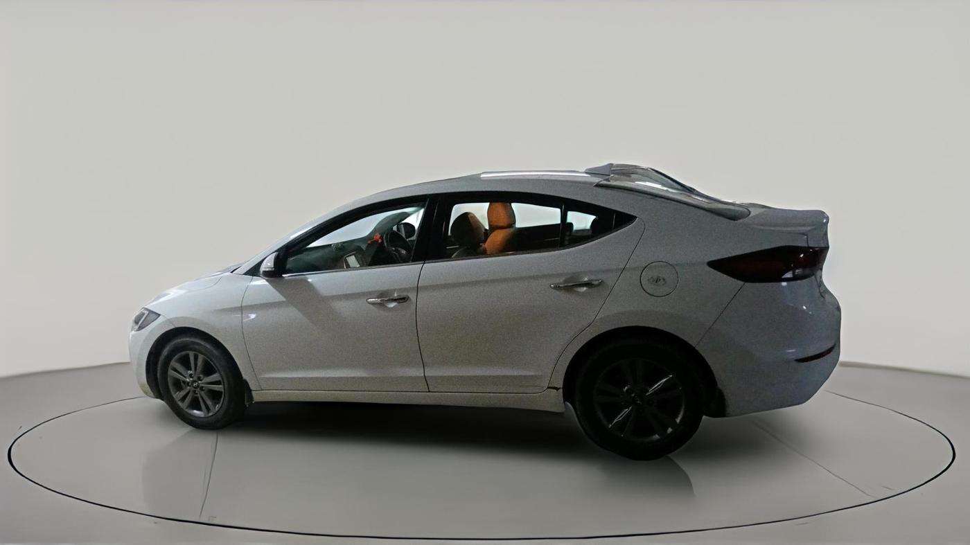 2019 Hyundai New Elantra 2.0 SX MT PETROL, Petrol, Manual, 1,22,058 km, exterior