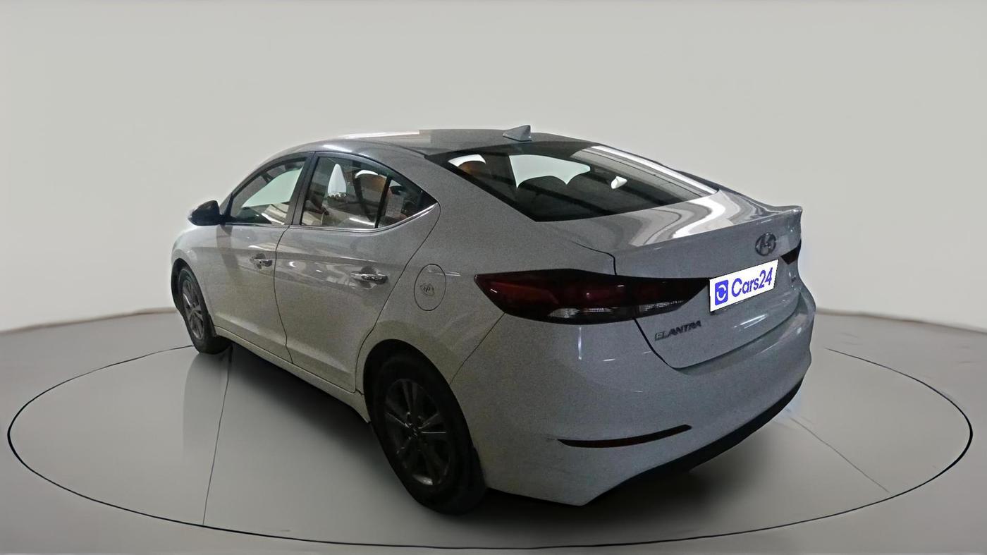 2019 Hyundai New Elantra 2.0 SX MT PETROL, Petrol, Manual, 1,22,058 km, exterior