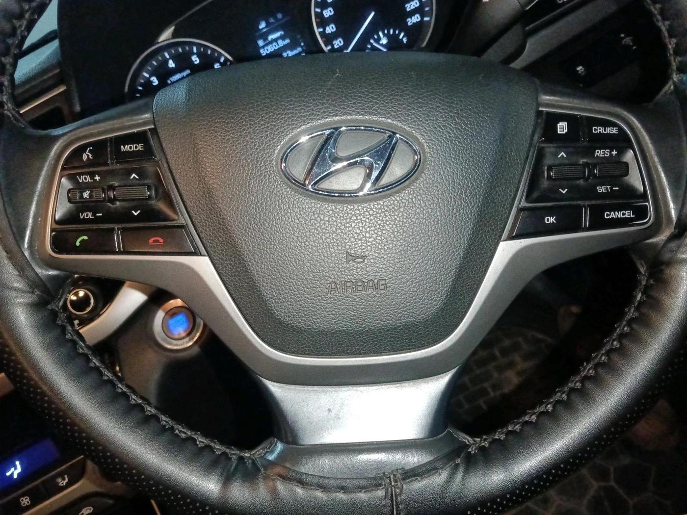 2019 Hyundai New Elantra 2.0 SX MT PETROL, Petrol, Manual, 1,22,058 km, interior