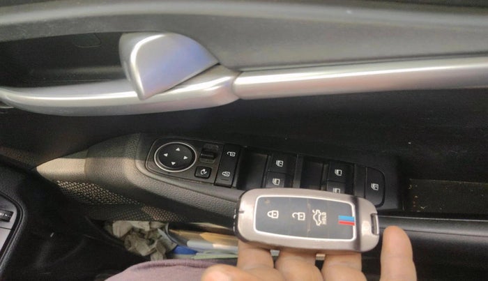 2021 KIA SELTOS HTK PLUS 1.5 DIESEL, Diesel, Manual, 1,29,369 km, interior