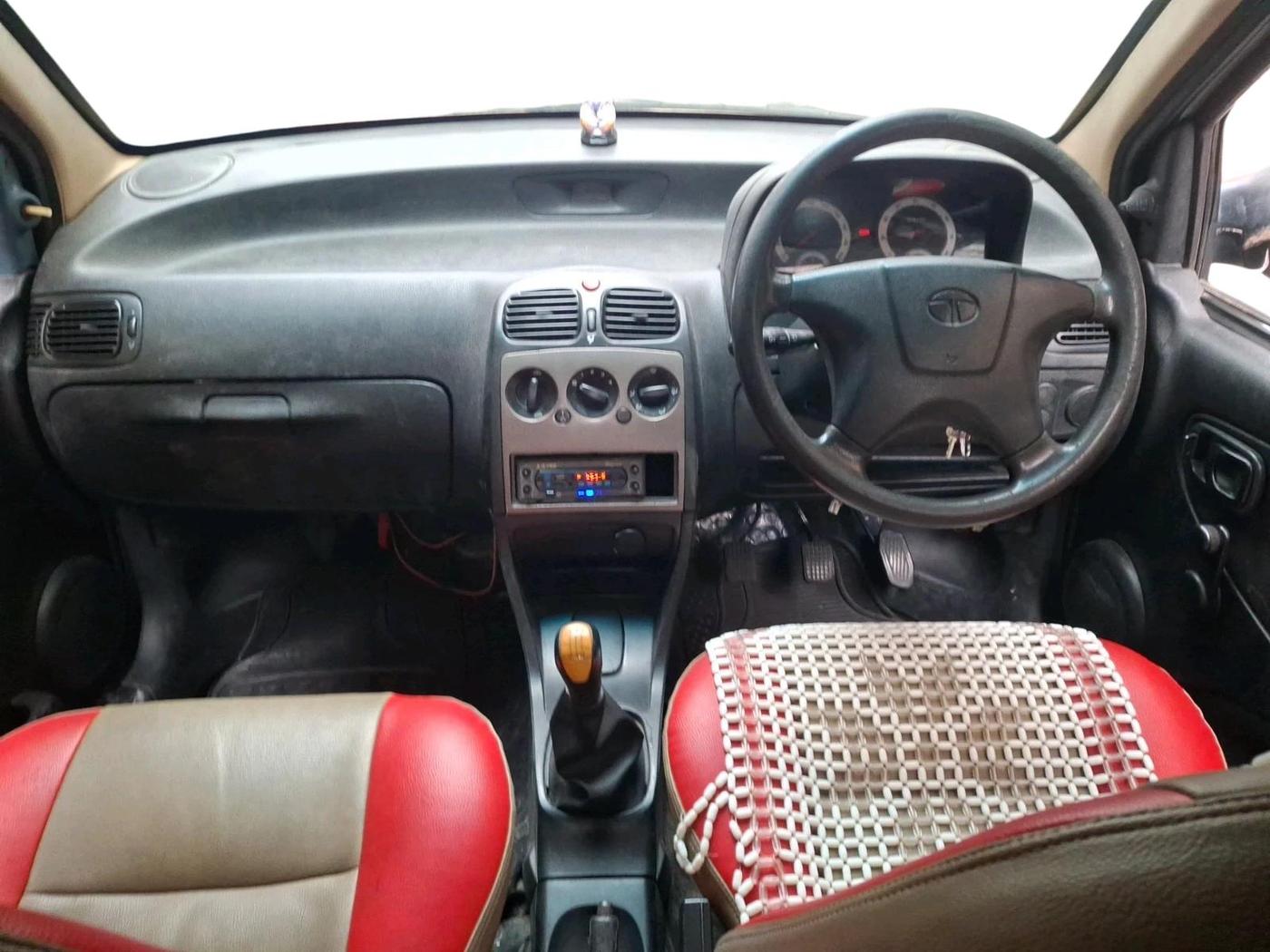 2013 Tata Indica V2 LS DIESEL, Diesel, Manual, 95,416 km, interior
