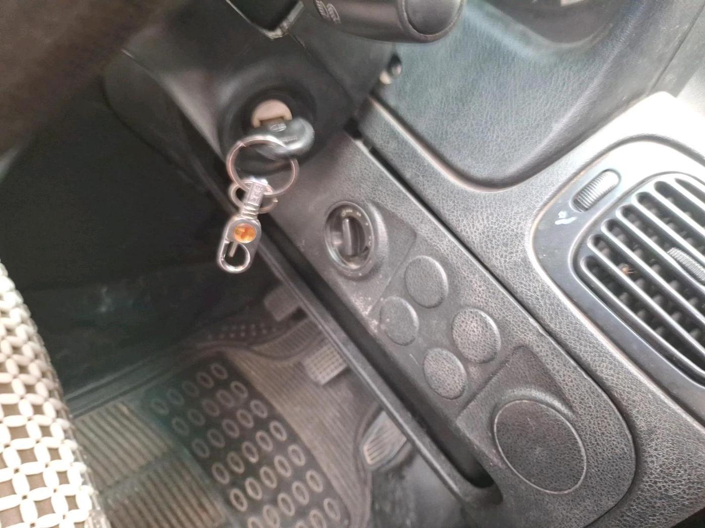 2013 Tata Indica V2 LS DIESEL, Diesel, Manual, 95,416 km, interior