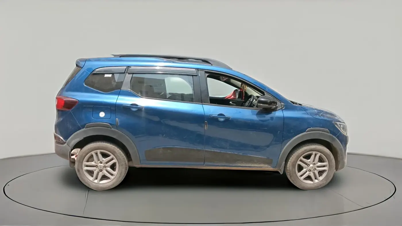 2022 Renault TRIBER RXZ AMT, Petrol, Automatic, 16,721 km, exterior