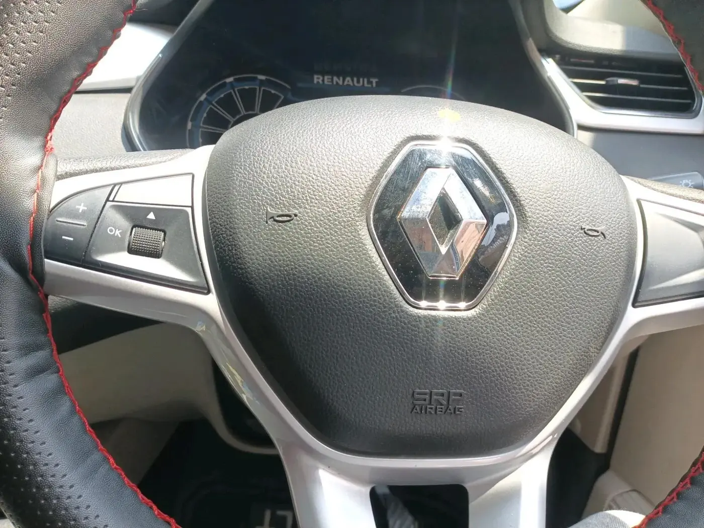 2022 Renault TRIBER RXZ AMT, Petrol, Automatic, 16,721 km, interior