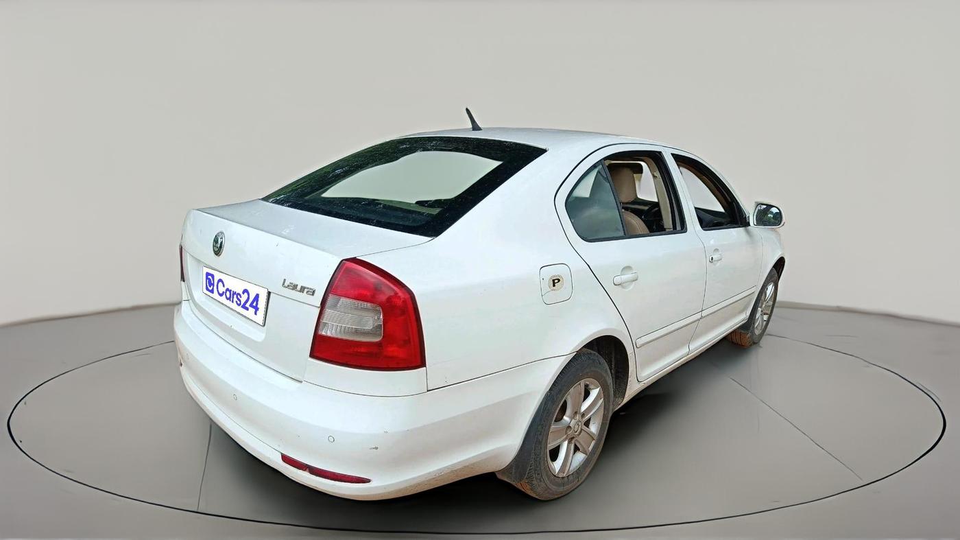 2011 Skoda Laura AMBIENTE 1.8 TSI, Petrol, Manual, 68,040 km, exterior