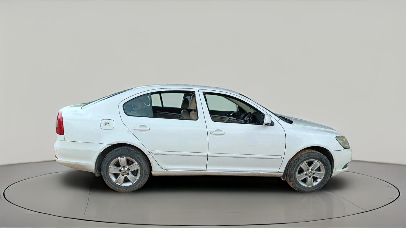 2011 Skoda Laura AMBIENTE 1.8 TSI, Petrol, Manual, 68,040 km, exterior