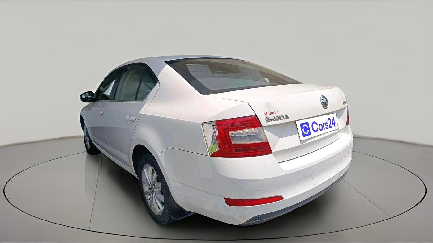2016 Skoda Octavia 2.0 TDI CR STYLE PLUS AT, Diesel, Automatic, 1,75,123 km, exterior