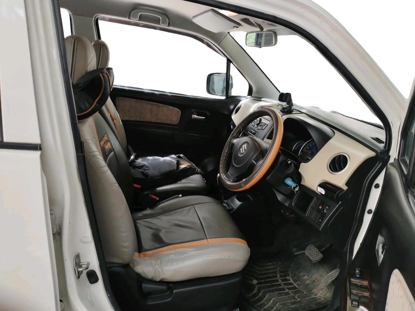 2017 Maruti Wagon R 1.0 VXI AMT, Petrol, Automatic, 50,761 km, interior