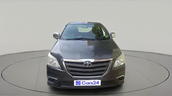 2015 Toyota Innova 2.5 GX 8 STR, Diesel, Manual, 1,73,226 km, exterior