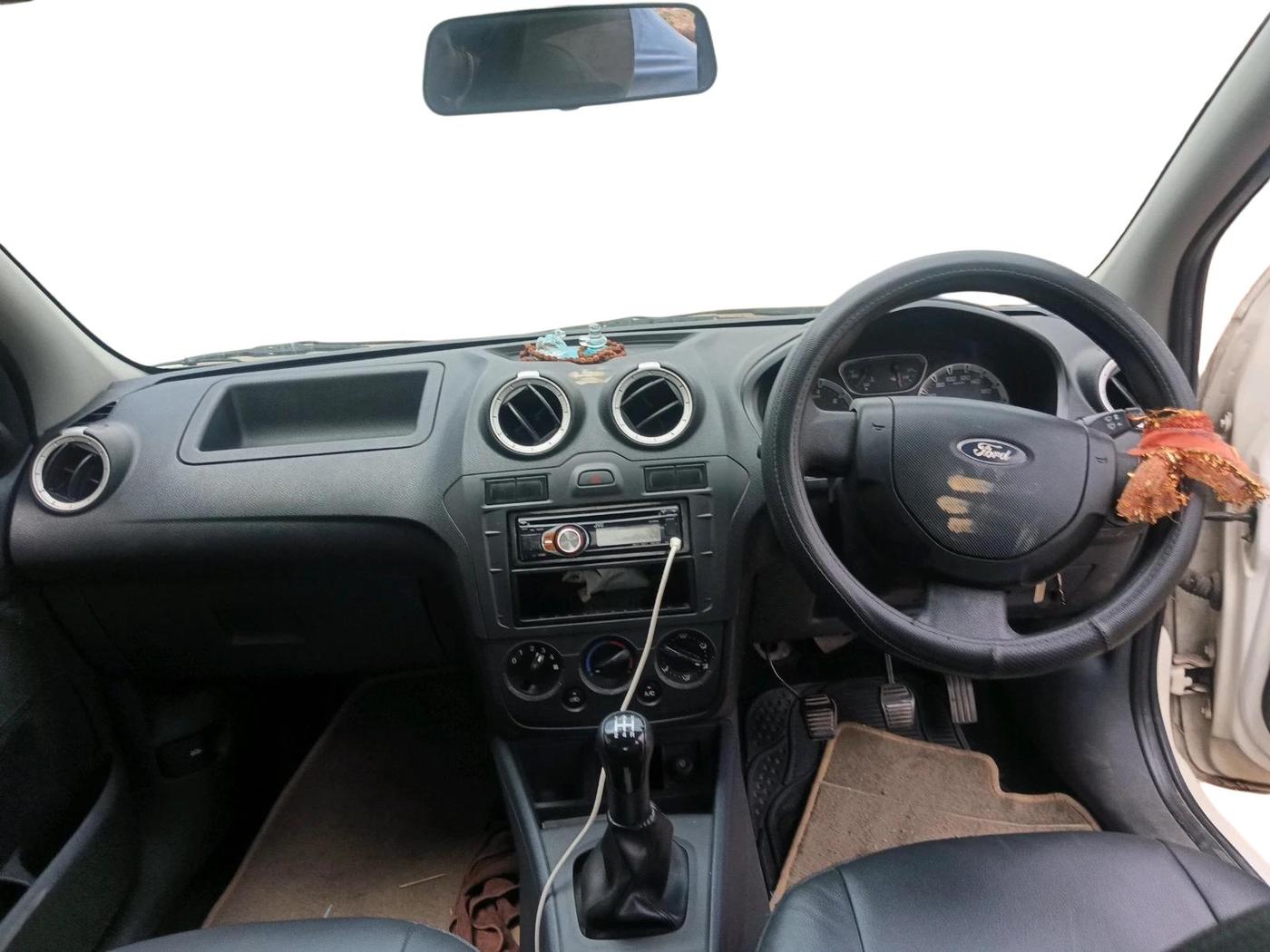 2011 Ford Fiesta Classic LXI 1.6 PETROL, Petrol, Manual, 76,706 km, interior