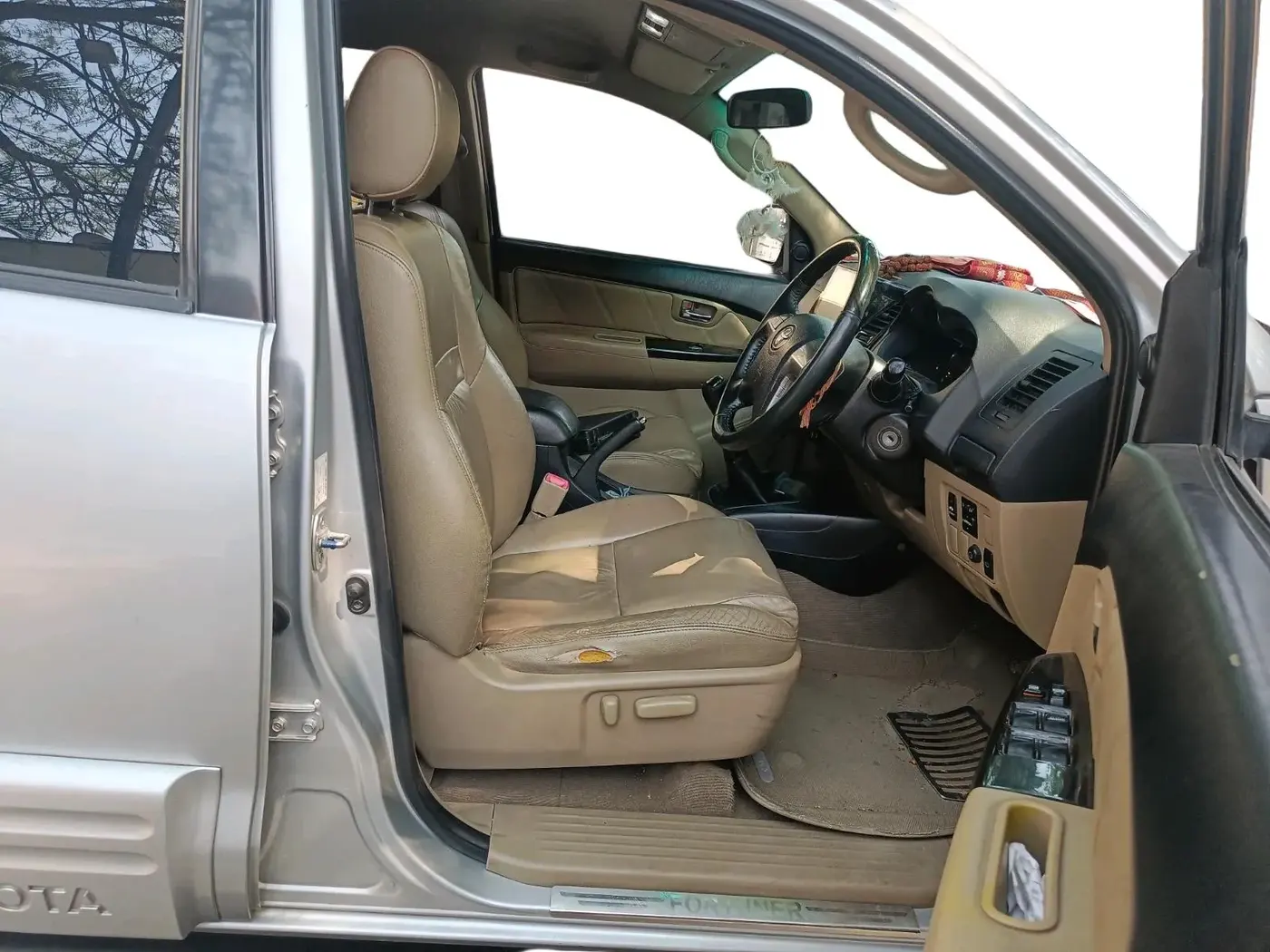 2014 Toyota Fortuner 3.0 4X2 MT, Diesel, Manual, 2,05,170 km, interior