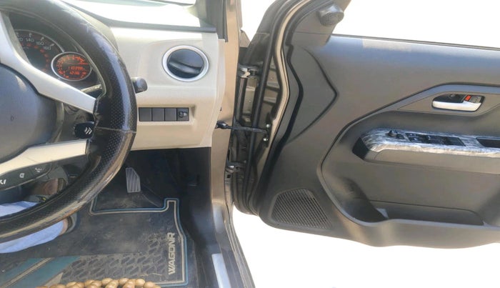 2020 Maruti New Wagon-R ZXI 1.2, Petrol, Manual, 1,10,398 km, interior