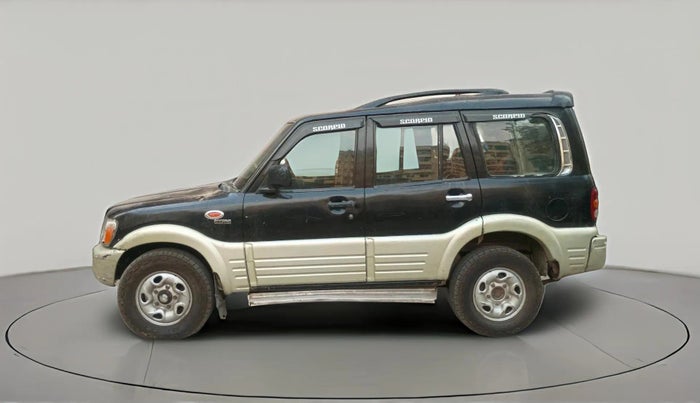 2005 Mahindra Scorpio SLX 2.6 TURBO 7 STR, Diesel, Manual, 2,36,813 km, exterior