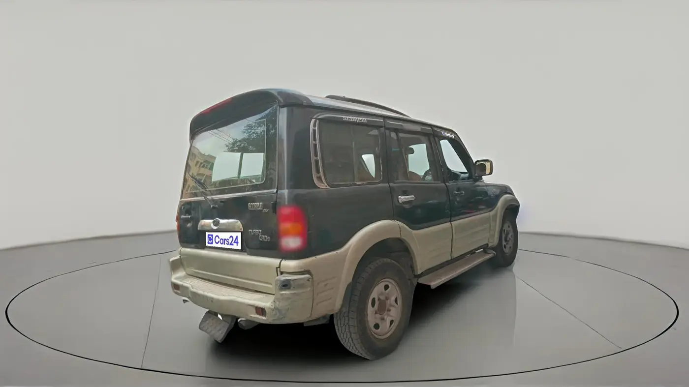 2005 Mahindra Scorpio SLX 2.6 TURBO 7 STR, Diesel, Manual, 2,36,813 km, exterior