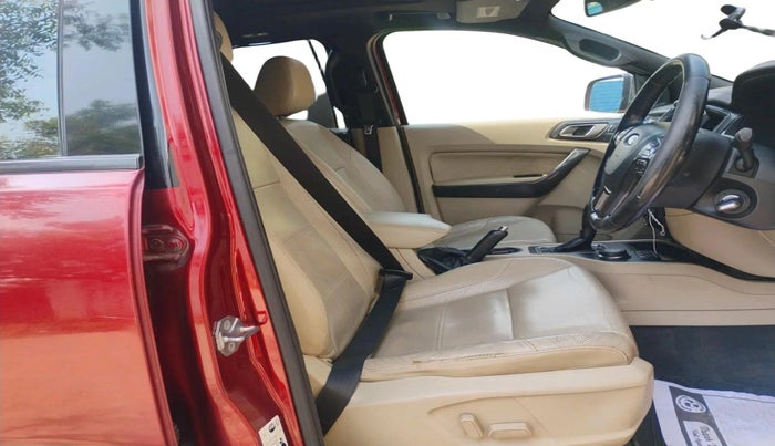 2016 Ford Endeavour TITANIUM 3.2 4X4 AT, Diesel, Automatic, 2,56,719 km, interior