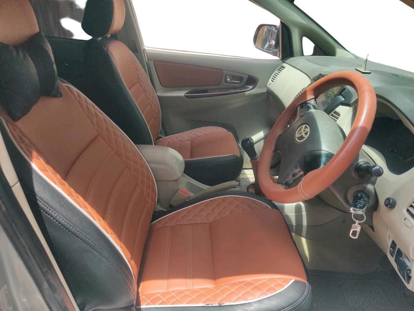 2012 Toyota Innova 2.5 VX 7 STR, Diesel, Manual, 1,60,374 km, interior