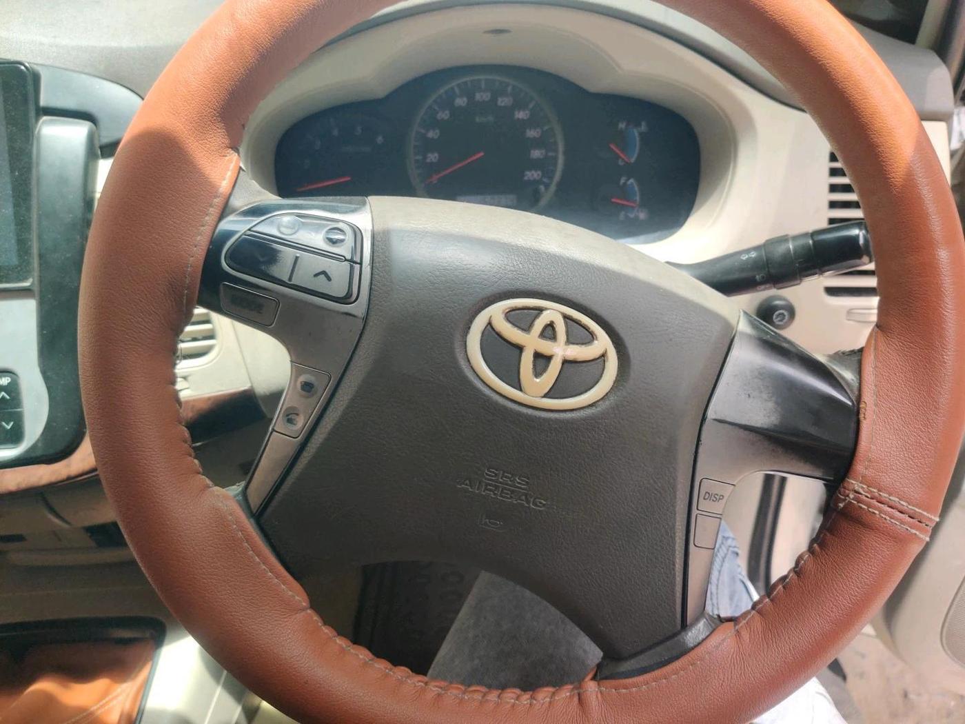 2012 Toyota Innova 2.5 VX 7 STR, Diesel, Manual, 1,60,374 km, interior