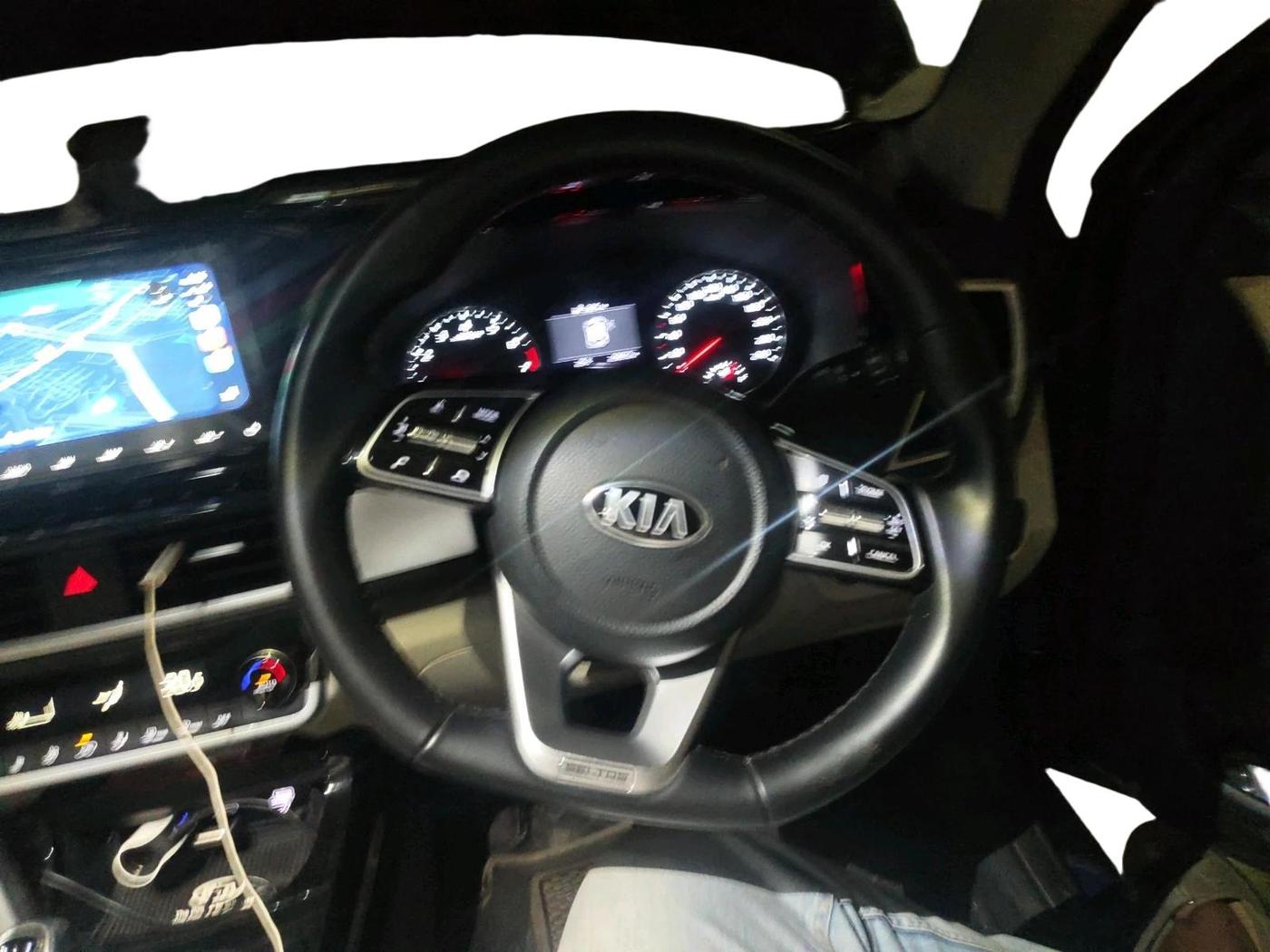 2020 KIA SELTOS HTX 1.5 PETROL, Petrol, Manual, 29,870 km, interior