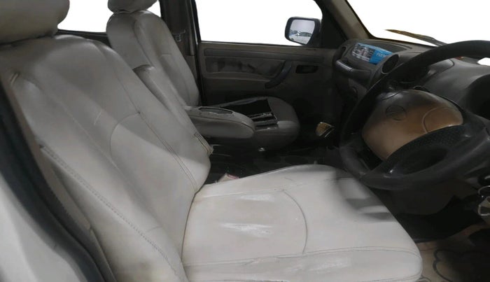 2011 Mahindra Scorpio SLE BS-III, Diesel, Manual, 1,46,430 km, interior