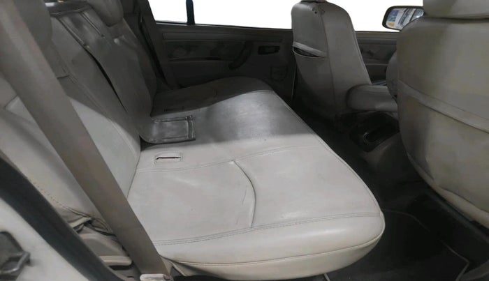 2011 Mahindra Scorpio SLE BS-III, Diesel, Manual, 1,46,430 km, interior