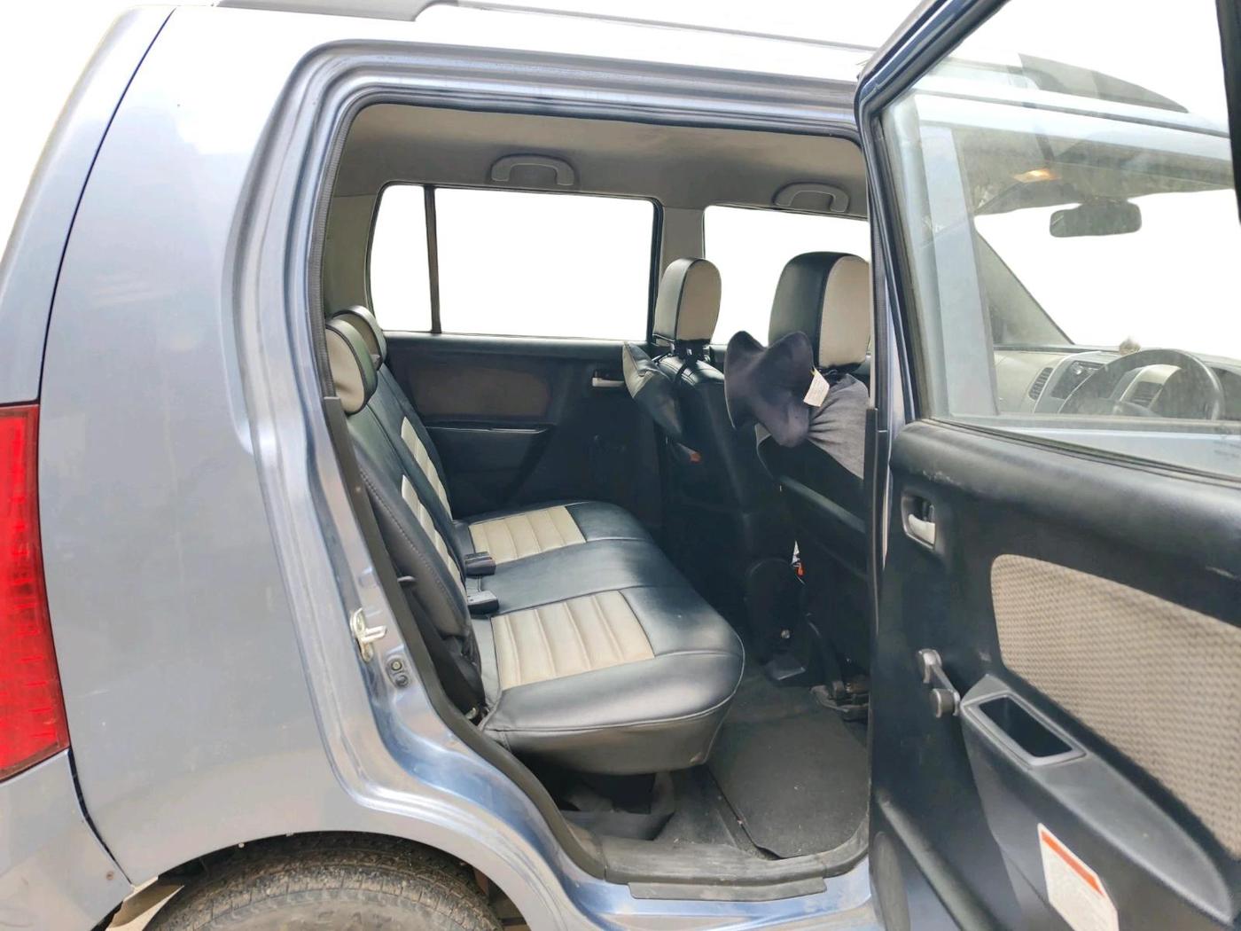 2013 Maruti Wagon R 1.0 LXI CNG, CNG, Manual, 1,00,909 km, interior
