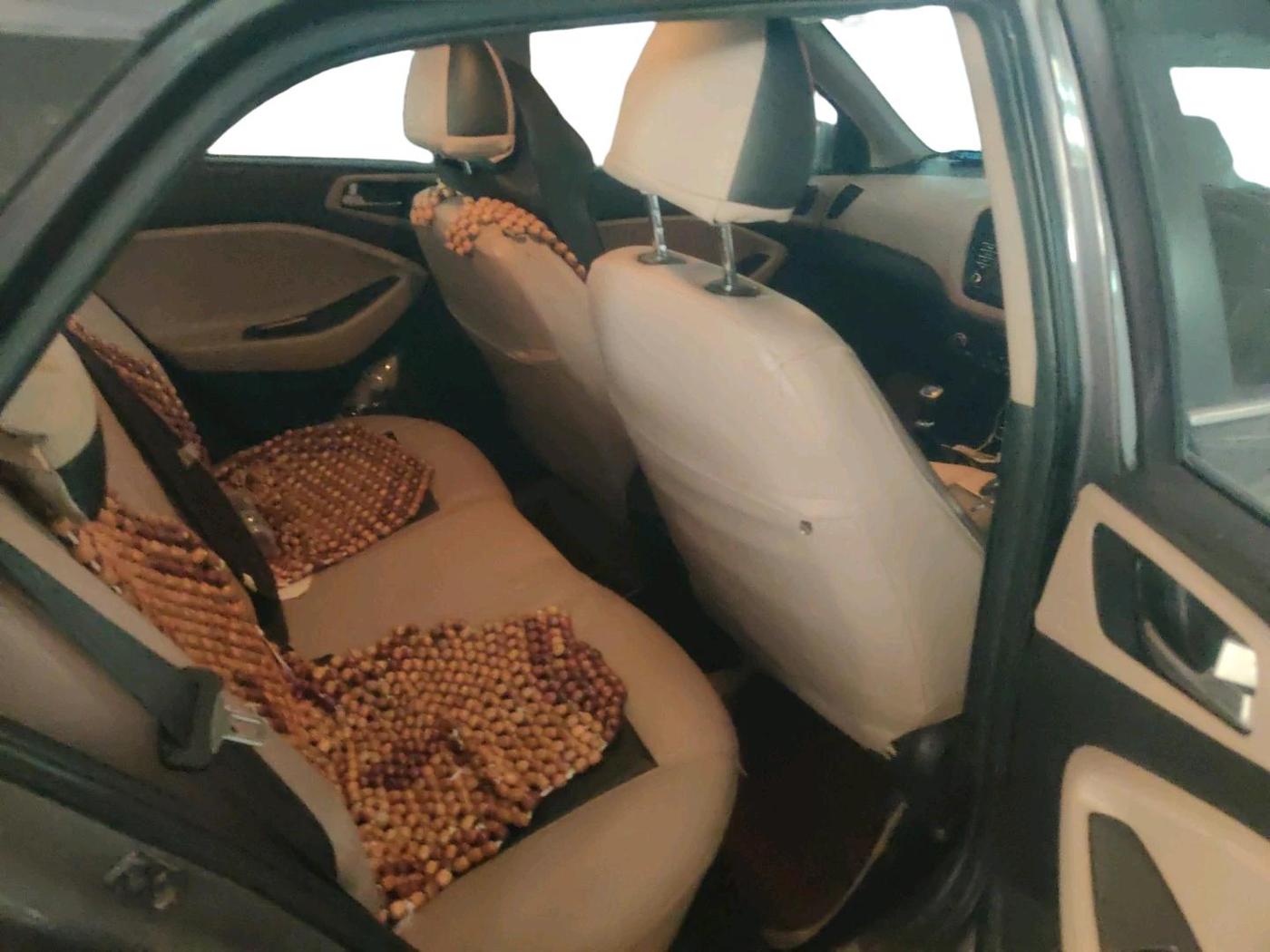 2016 Hyundai Elite i20 ASTA 1.2 (O), Petrol, Manual, 79,673 km, interior