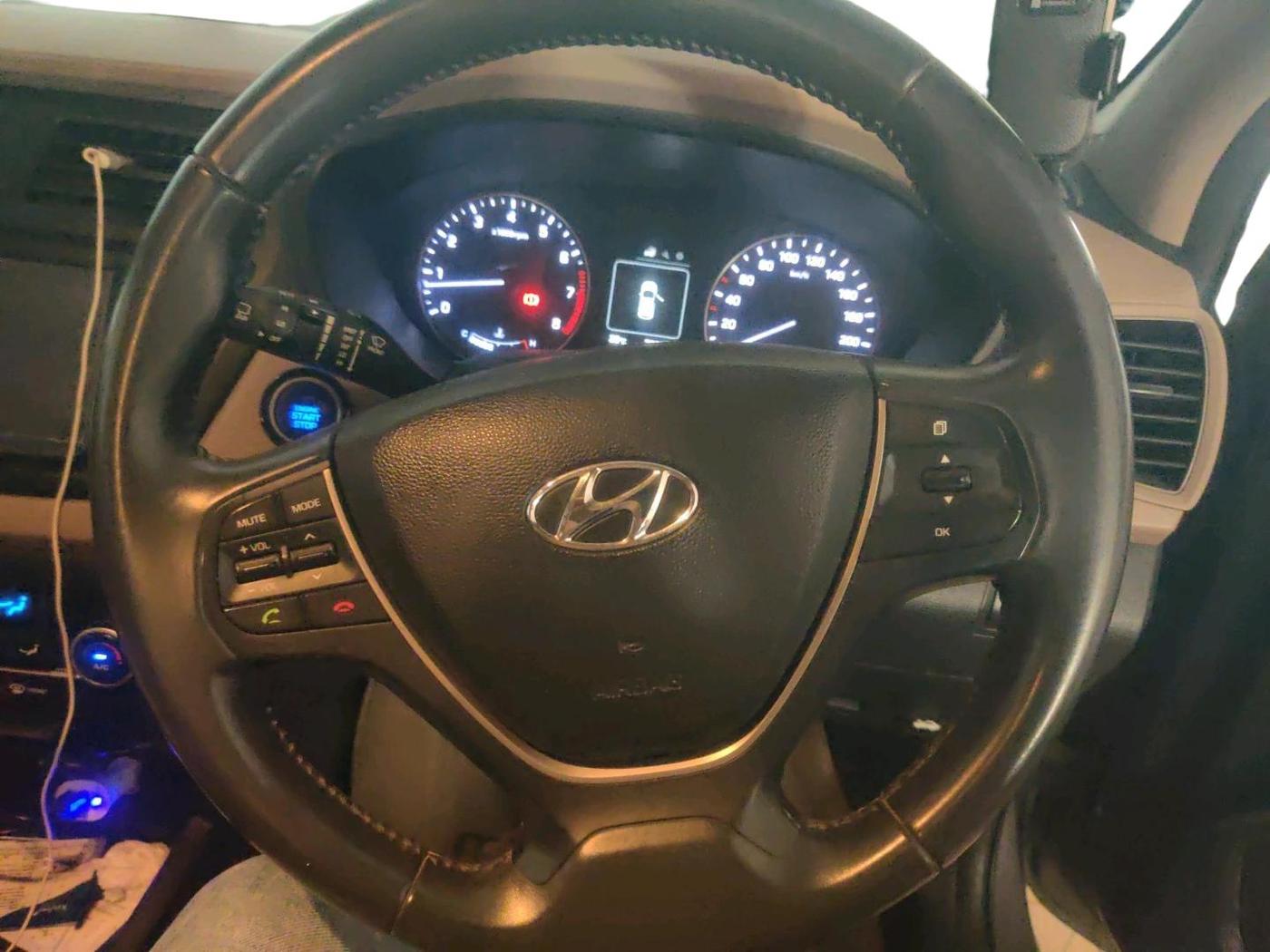 2016 Hyundai Elite i20 ASTA 1.2 (O), Petrol, Manual, 79,673 km, interior