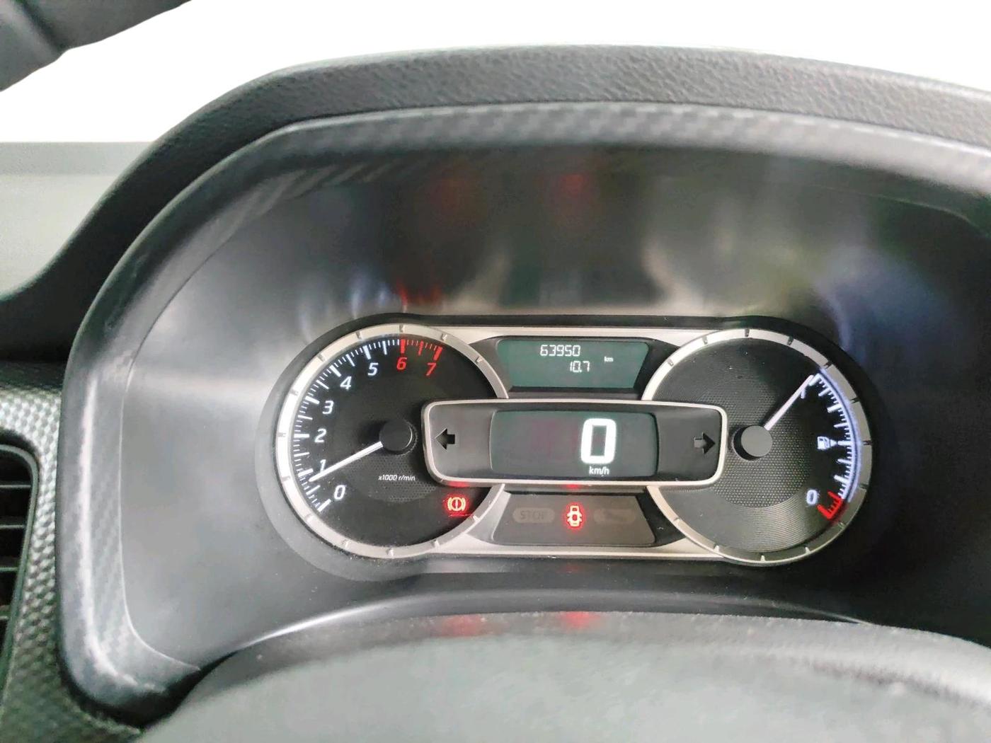 2019 Nissan Kicks XV 1.5, Petrol, Manual, 63,950 km, interior