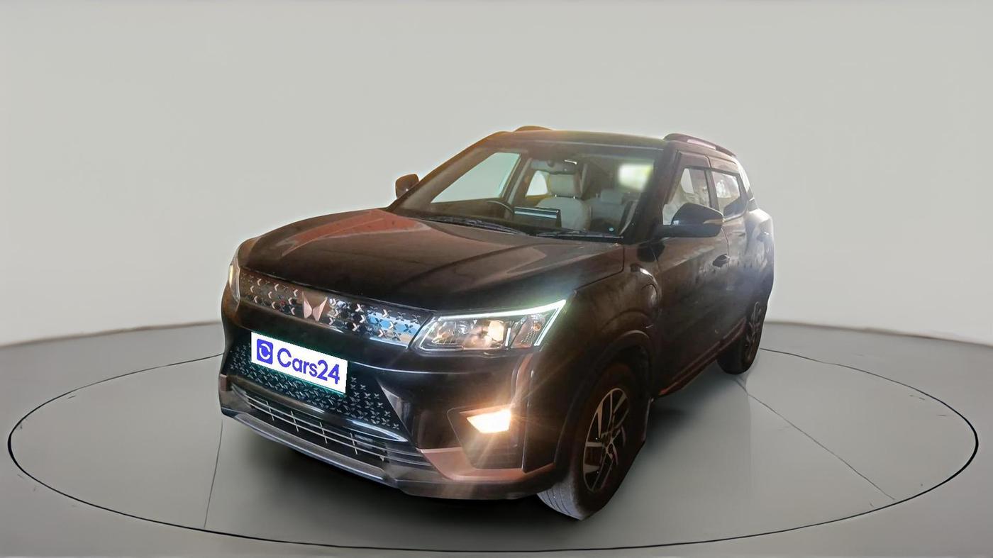 2024 Mahindra XUV400 EL Pro 39.4 KWH, Electric, Automatic, 40,495 km, exterior