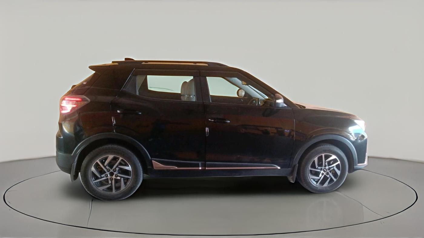 2024 Mahindra XUV400 EL Pro 39.4 KWH, Electric, Automatic, 40,495 km, exterior