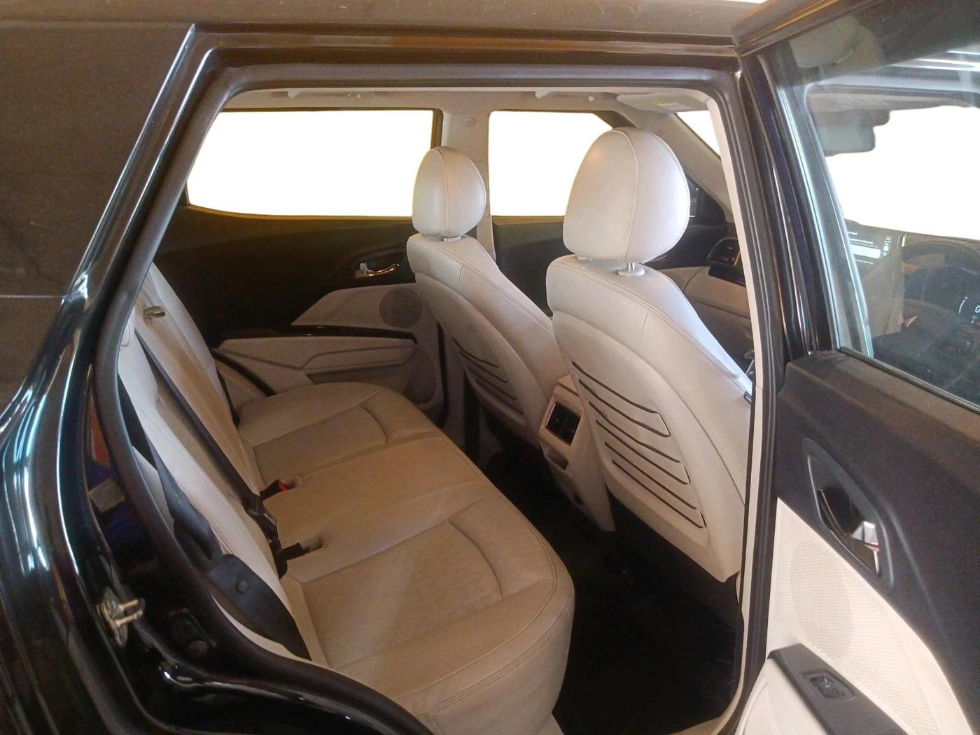 2024 Mahindra XUV400 EL Pro 39.4 KWH, Electric, Automatic, 40,495 km, interior