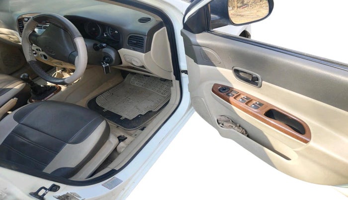 2010 Hyundai Verna TRANSFORM 1.6 SX VTVT, Petrol, Manual, 98,570 km, interior