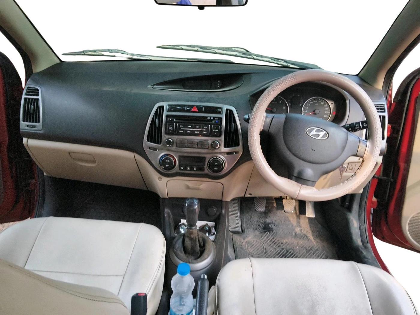 2013 Hyundai i20 MAGNA 1.4 CRDI, Diesel, Manual, 1,40,111 km, interior